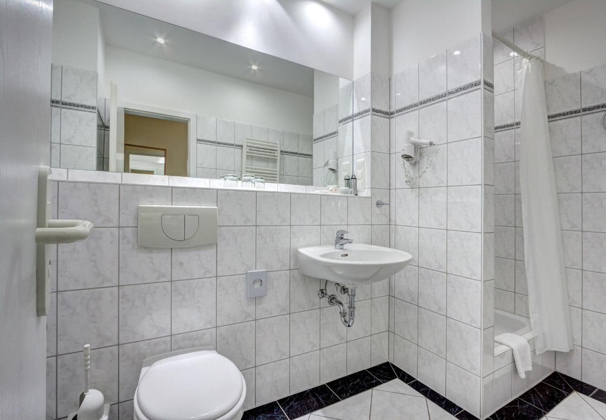 Haus Seeblick Hotel Garni & Ferienwohnungen Цинновиц Номер фото